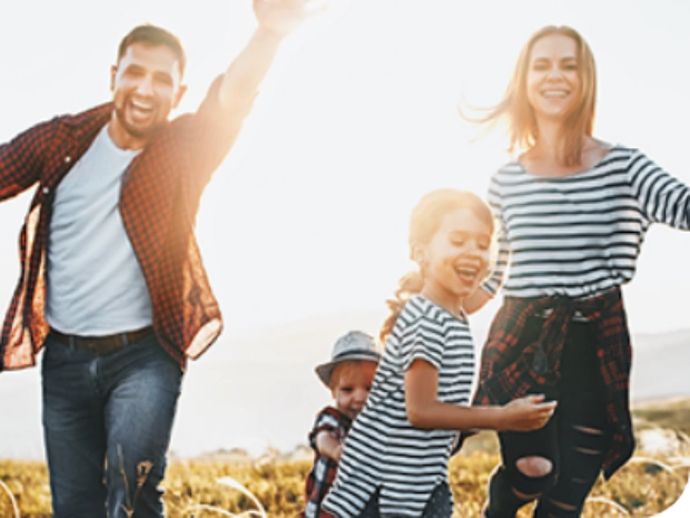 Imagen de una caja de Buscapina® Duo Gotas contra un fondo amarillo.